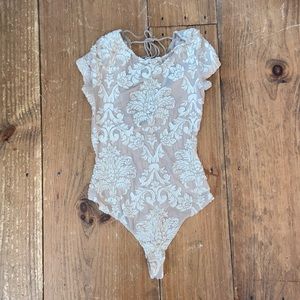 Haute Monde - tan lace bodysuit (S)